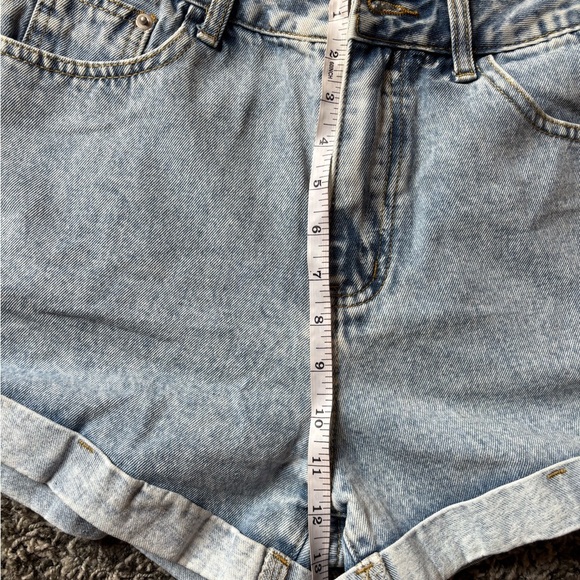 Stylish Light Blue Jean Shorts for Women - Picture 4 of 8